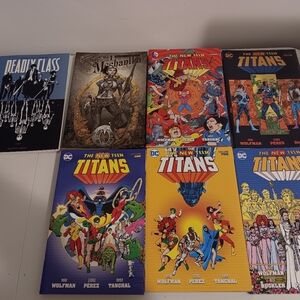 DC Comics The New Teen Titans Comic Book Set And Other Graphic Novels